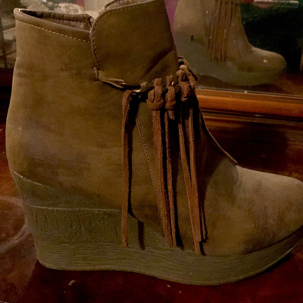 Ankle boots